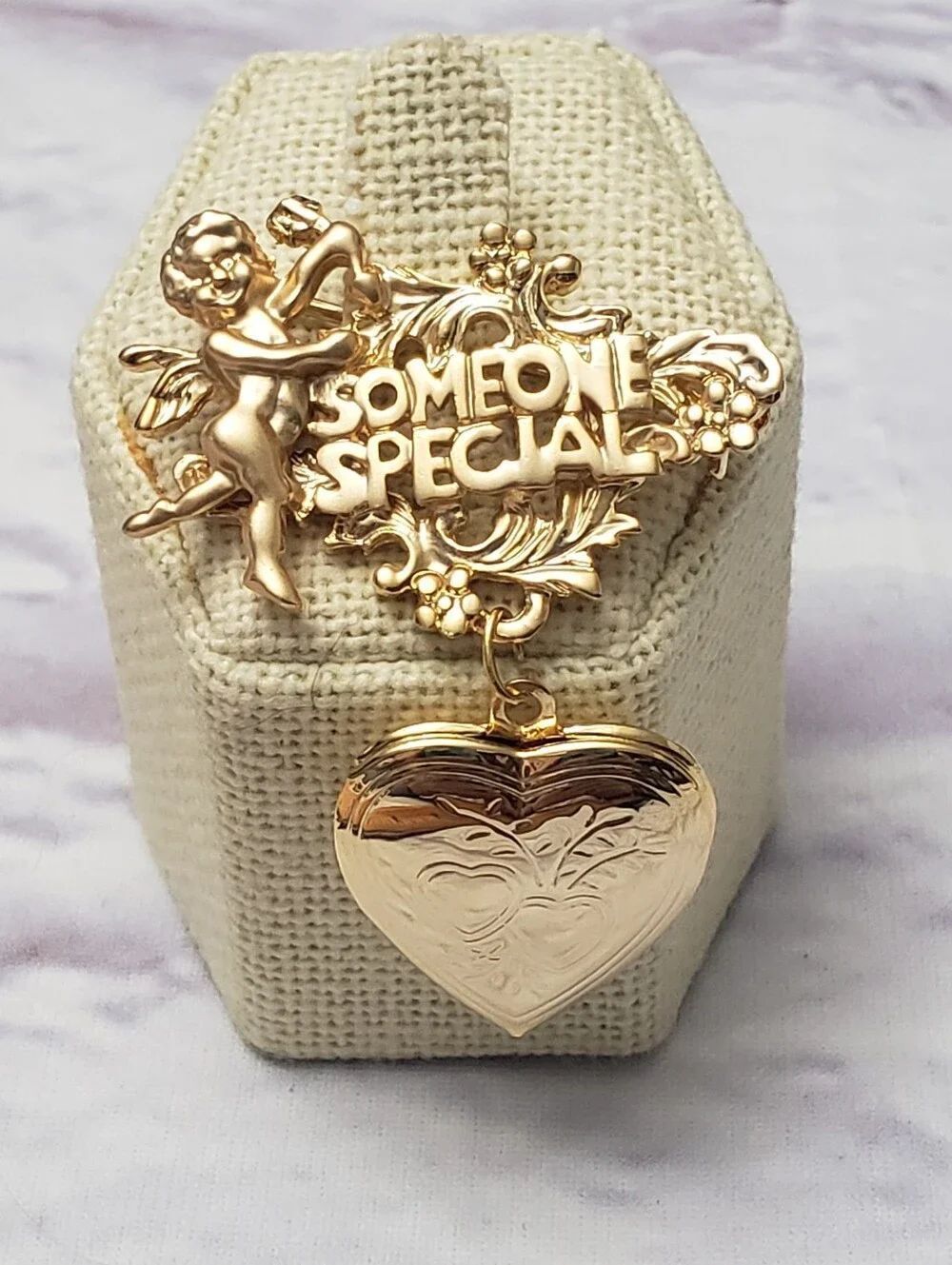 DANECRAFT 80s SOMEONE SPECIAL Locket Brooch Pin